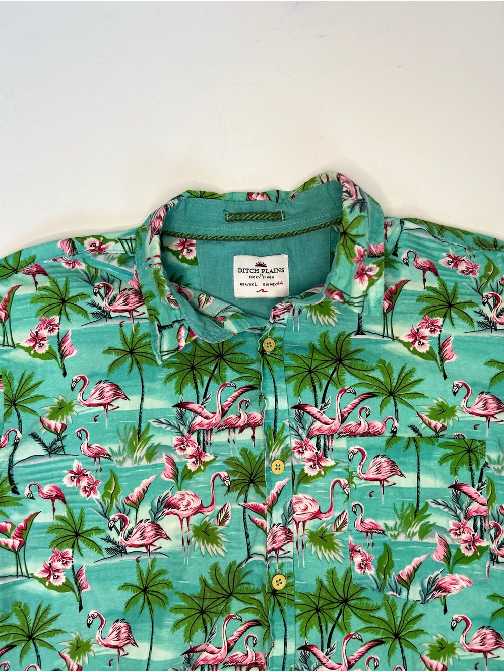 Ditch Plains Mens Flamingo Hawaiian Button Down Shirt Mint Green Beach Aloha Lar - Picture 4 of 6
